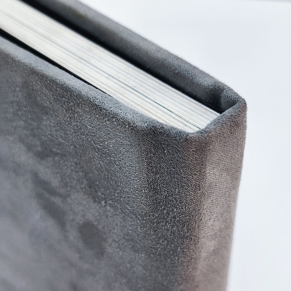 Close Up Cool Book 01 Square